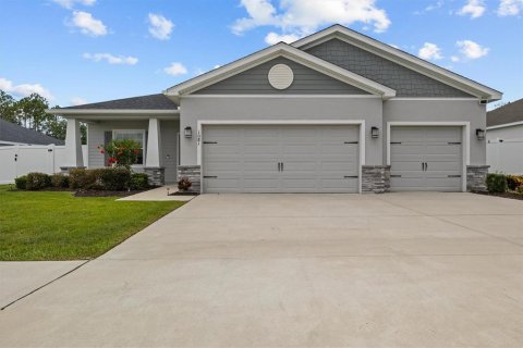 Villa ou maison à vendre à Winter Haven, Floride: 4 chambres, 220.09 m2 № 1747008 - photo 1