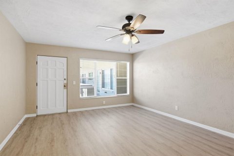 Copropriété à louer à Clearwater, Floride: 2 chambres, 102.19 m2 № 2092295 - photo 12
