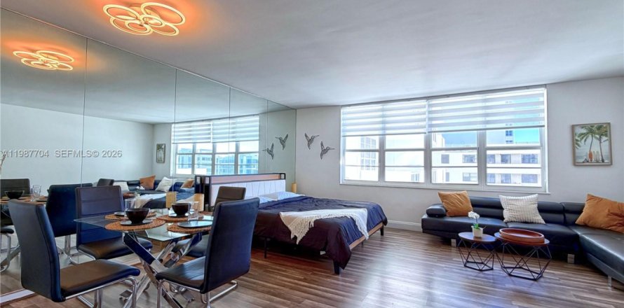 Студия в кондо в Майами-Бич, Флорида № 2048974