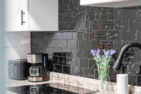 Снять в аренду кондоминиум в Майами-Бич, Флорида 51.1м2, № 2048974 - фото 12