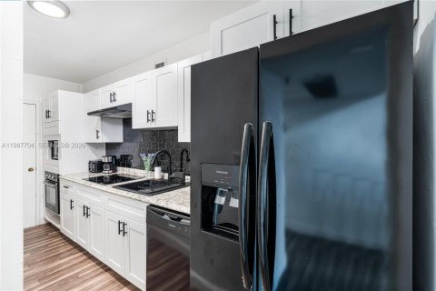 Снять в аренду кондоминиум в Майами-Бич, Флорида 51.1м2, № 2048974 - фото 10