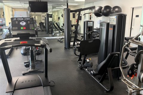 Condo in North Miami, Florida, 2 bedrooms № 1858943 - photo 14