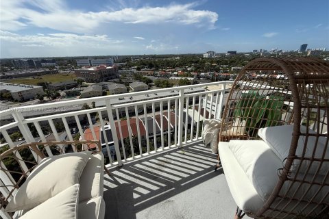Condo in North Miami, Florida, 2 bedrooms № 1858943 - photo 10