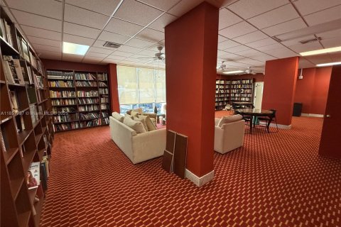 Condo in North Miami, Florida, 2 bedrooms № 1858943 - photo 15