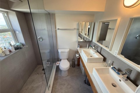 Condo in North Miami, Florida, 2 bedrooms № 1858943 - photo 4