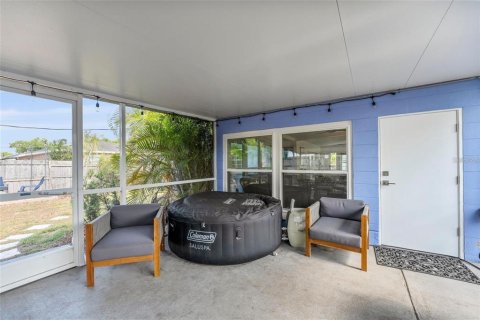 House in Orlando, Florida 2 bedrooms, 120.03 sq.m. № 1813323 - photo 20
