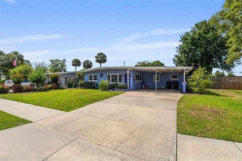 House in Orlando, Florida 2 bedrooms, 120.03 sq.m. № 1813323 - photo 4