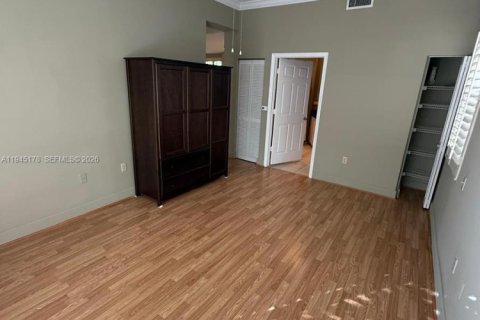 Condo in Coral Springs, Florida, 1 bedroom  № 2001522 - photo 18