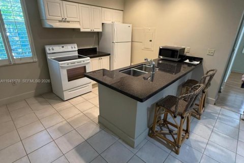 Condo in Coral Springs, Florida, 1 bedroom  № 2001522 - photo 12