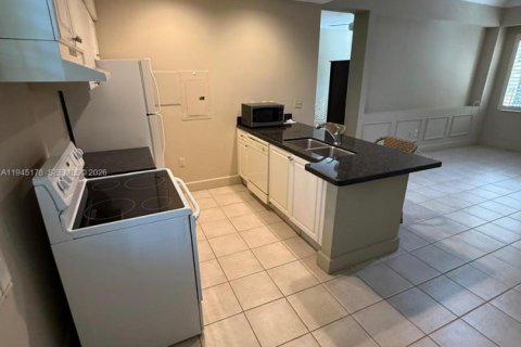 Condo in Coral Springs, Florida, 1 bedroom  № 2001522 - photo 9