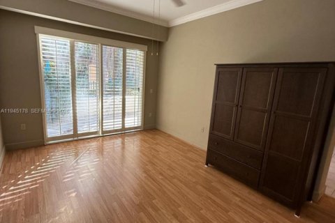 Condo in Coral Springs, Florida, 1 bedroom  № 2001522 - photo 20