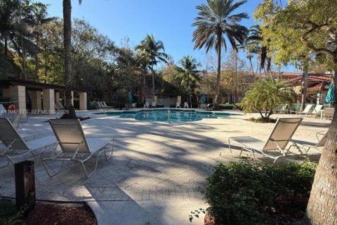 Condo in Coral Springs, Florida, 1 bedroom  № 2001522 - photo 25