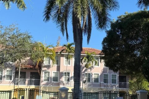 Condo in Coral Springs, Florida, 1 bedroom  № 2001522 - photo 2