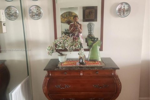 Купить кондоминиум в Холливуд, Флорида 1 спальня, 78.41м2, № 1985589 - фото 5