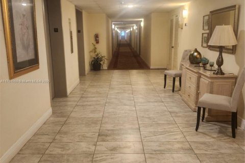 Купить кондоминиум в Холливуд, Флорида 1 спальня, 78.41м2, № 1985589 - фото 28