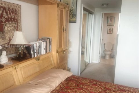 Купить кондоминиум в Холливуд, Флорида 1 спальня, 78.41м2, № 1985589 - фото 16