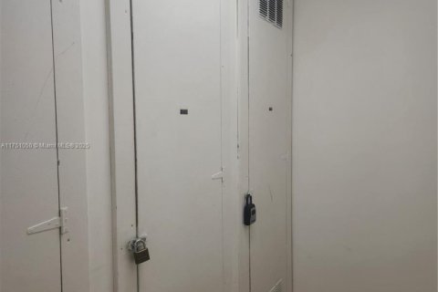 Купить кондоминиум в Холливуд, Флорида 1 спальня, 78.41м2, № 1985589 - фото 24