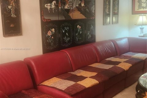 Купить кондоминиум в Холливуд, Флорида 1 спальня, 78.41м2, № 1985589 - фото 2