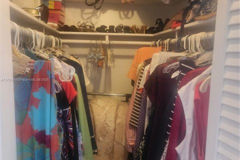 Купить кондоминиум в Холливуд, Флорида 1 спальня, 78.41м2, № 1985589 - фото 18