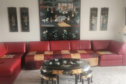 Купить кондоминиум в Холливуд, Флорида 1 спальня, 78.41м2, № 1985589 - фото 4