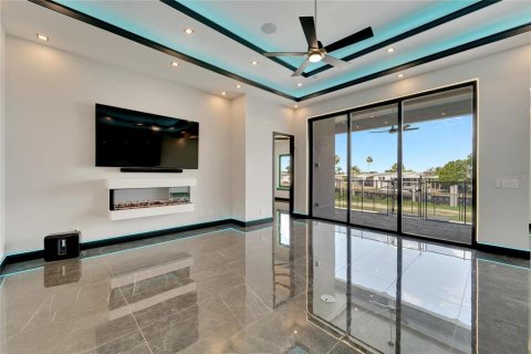 Купить виллу или дом в Аполло-Бич, Флорида 7 комнат, 196.49м2, № 1219831 - фото 11