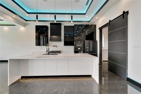 Купить виллу или дом в Аполло-Бич, Флорида 7 комнат, 196.49м2, № 1219831 - фото 16