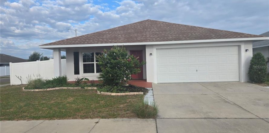 Villa ou maison à Ruskin, Floride 4 chambres, 149.76 m2 № 2138414
