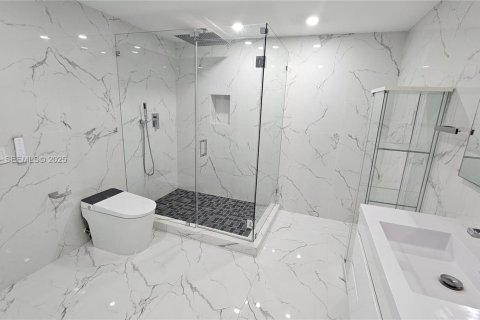 Condo in Miami, Florida, 3 bedrooms  № 1988676 - photo 26