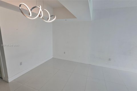 Condo in Miami, Florida, 3 bedrooms  № 1988676 - photo 13