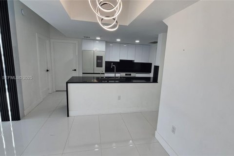 Condo in Miami, Florida, 3 bedrooms  № 1988676 - photo 12
