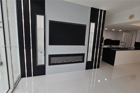Condo in Miami, Florida, 3 bedrooms  № 1988676 - photo 14