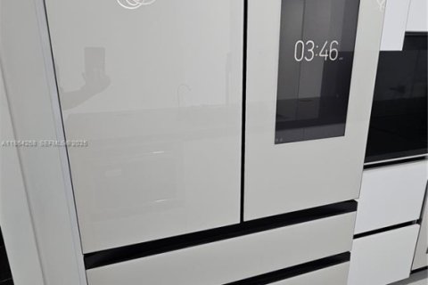 Condo in Miami, Florida, 3 bedrooms  № 1988676 - photo 8