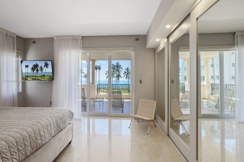 Снять в аренду кондоминиум в Майами-Бич, Флорида 2 спальни, 174.19м2, № 1958809 - фото 23