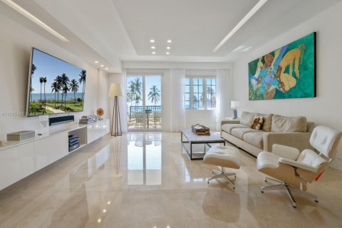 Снять в аренду кондоминиум в Майами-Бич, Флорида 2 спальни, 174.19м2, № 1958809 - фото 10