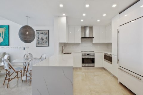 Снять в аренду кондоминиум в Майами-Бич, Флорида 2 спальни, 174.19м2, № 1958809 - фото 15