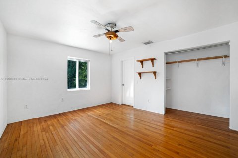 Casa en venta en Miami Beach, Florida, 4 dormitorios, 273.23 m2 № 1965137 - foto 21