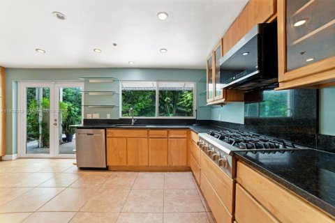 Casa en venta en Miami Beach, Florida, 4 dormitorios, 273.23 m2 № 1965137 - foto 6