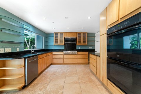 Casa en venta en Miami Beach, Florida, 4 dormitorios, 273.23 m2 № 1965137 - foto 5