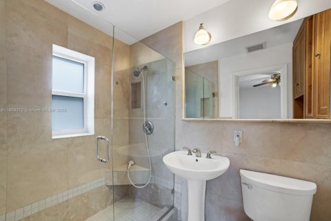 Casa en venta en Miami Beach, Florida, 4 dormitorios, 273.23 m2 № 1965137 - foto 18