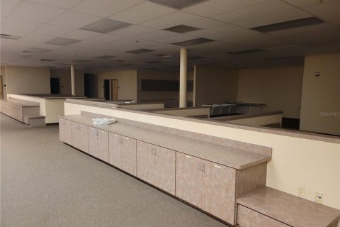 Immobilier commercial à louer à Bushnell, Floride: 7698.81 m2 № 1022516 - photo 7