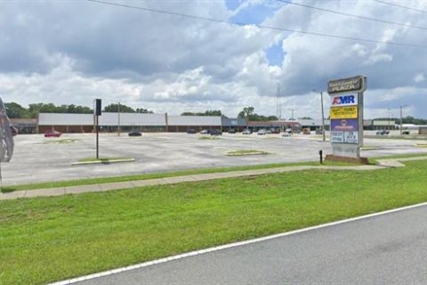 Immobilier commercial à louer à Bushnell, Floride: 7698.81 m2 № 1022516 - photo 1