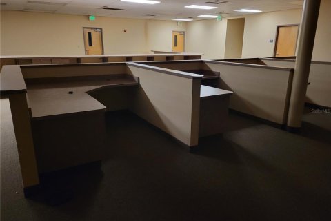 Immobilier commercial à louer à Bushnell, Floride: 7698.81 m2 № 1022516 - photo 8