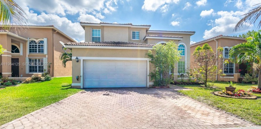 Villa ou maison à Miramar, Floride 3 chambres, 189.24 m2 № 2044882