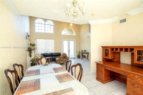 Villa ou maison à vendre à Miramar, Floride: 3 chambres, 189.24 m2 № 2044882 - photo 6