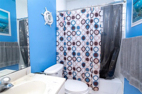 Villa ou maison à vendre à Miramar, Floride: 3 chambres, 189.24 m2 № 2044882 - photo 19