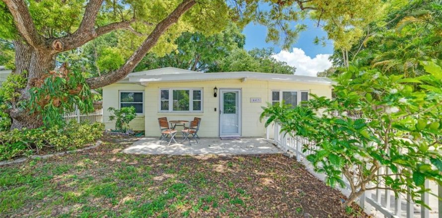 Villa ou maison à Tampa, Floride 3 chambres, 138.24 m2 № 2115188