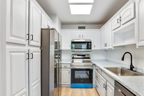Villa ou maison à louer à Tampa, Floride: 3 chambres, 138.24 m2 № 2115188 - photo 10