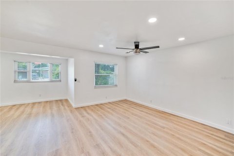 Villa ou maison à louer à Tampa, Floride: 3 chambres, 138.24 m2 № 2115188 - photo 7