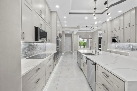 House in Windermere, Florida 7 bedrooms, 654.22 sq.m. № 2424336 - photo 14