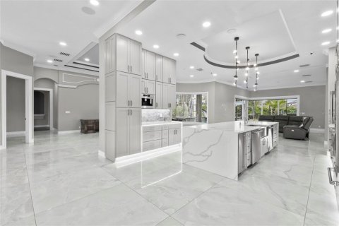 House in Windermere, Florida 7 bedrooms, 654.22 sq.m. № 2424336 - photo 10